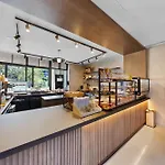 Skyline Chic Downtown Studio Getaway